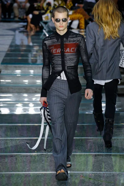 Look 5